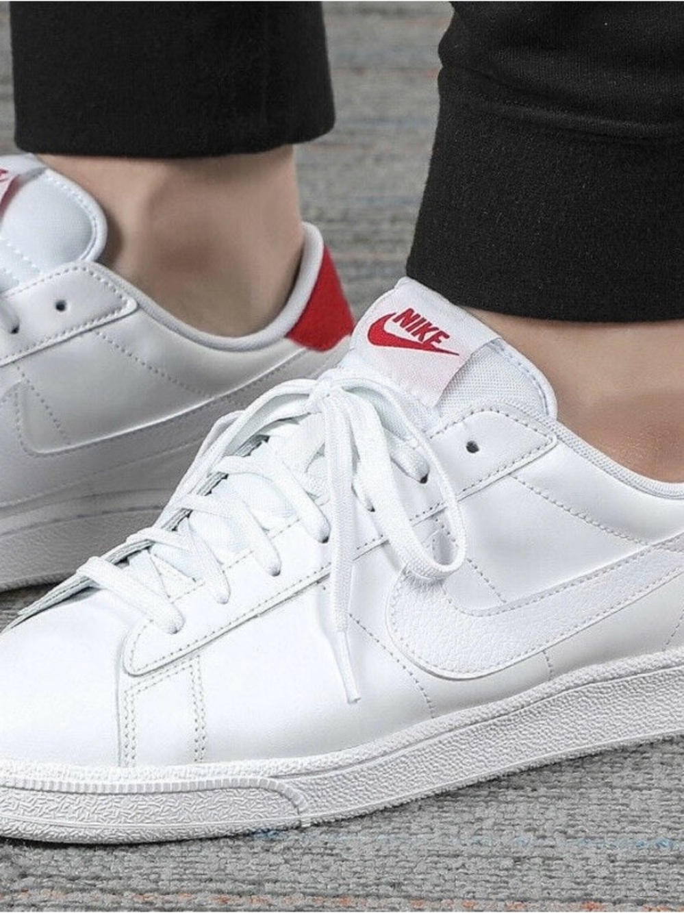 Nike Women’s Tennis Classic CS Sneaker with Red Accent size 10.5